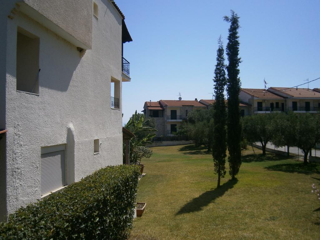 Kiparissis Apartments Kriopigi Exterior photo